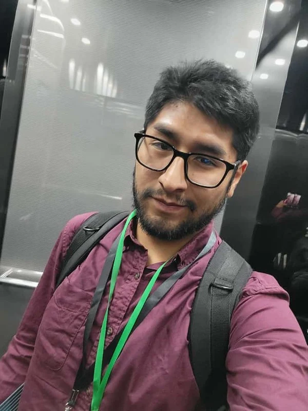 Aaron David Alvarez Chura - Ingeniería electrónica